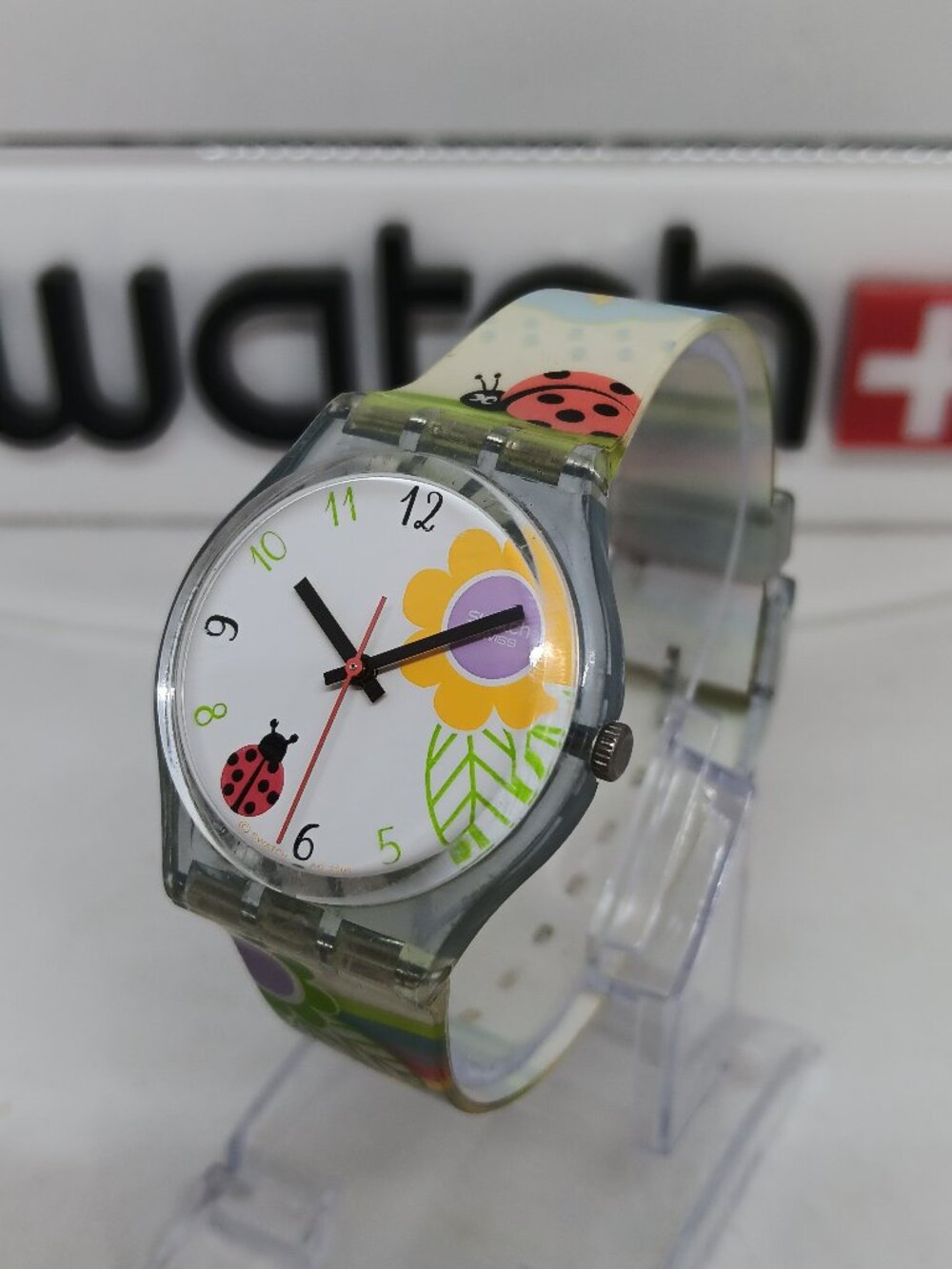 VINTAGE 2004 Swatch GN228 "Bug's Day" Unisex 34mm Swiss Watch NEW BATTERY